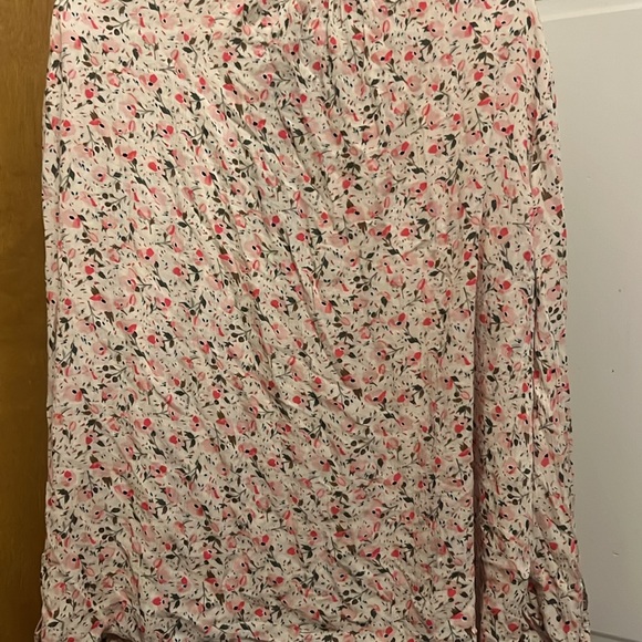 Zadig and Voltaire blouse.  White, pink based top.  Deep v neck.  Lace collar - Picture 5 of 5